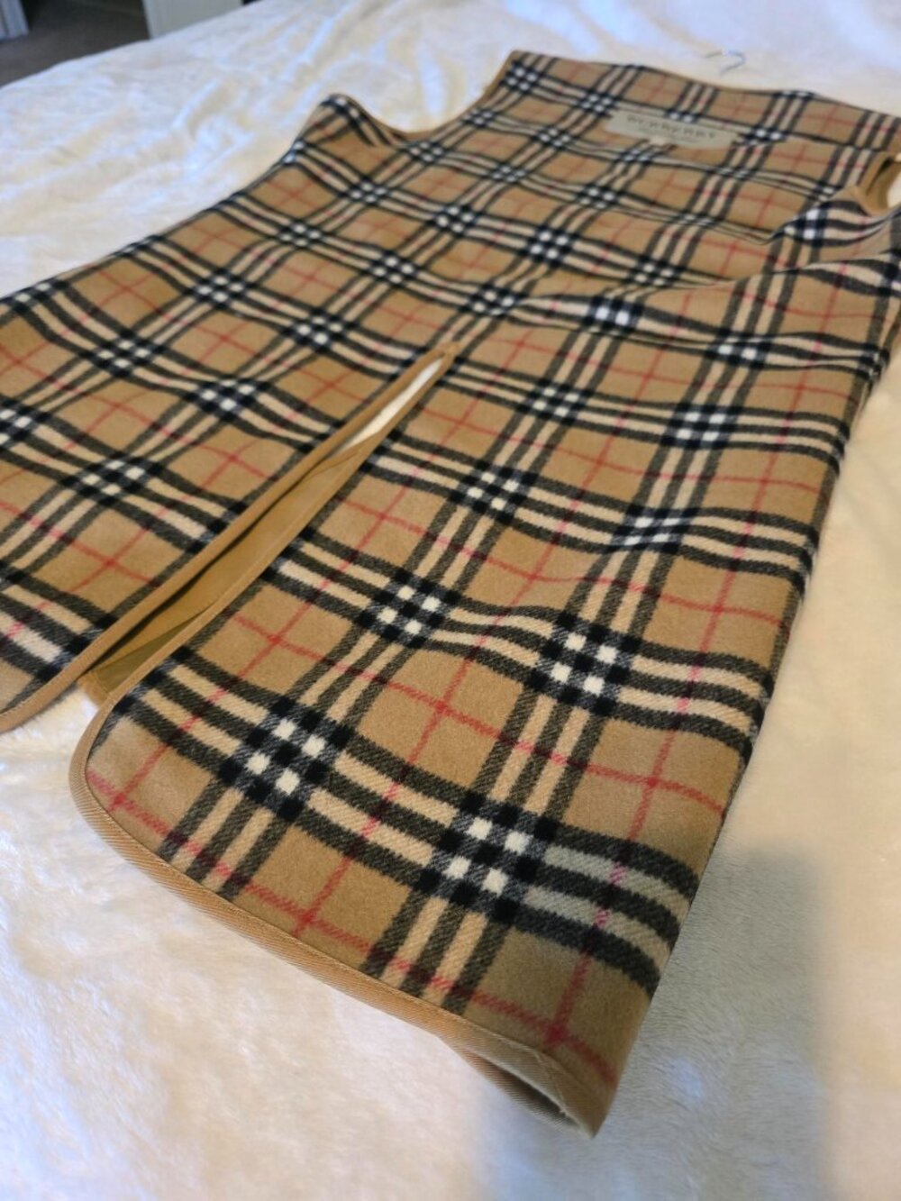 Authentic Burberry Vintage Check Sleeveless Coat - Beige Like New - Picture 6 of 14